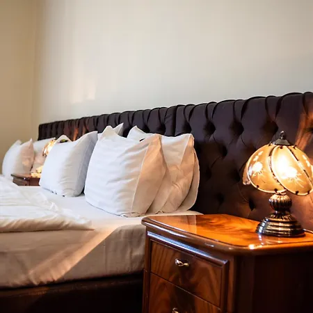 George Hotel-2